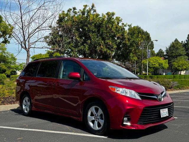 2018 Toyota Sienna LE 8 Passenger