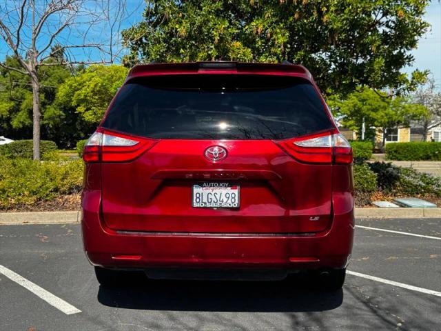 2018 Toyota Sienna LE 8 Passenger