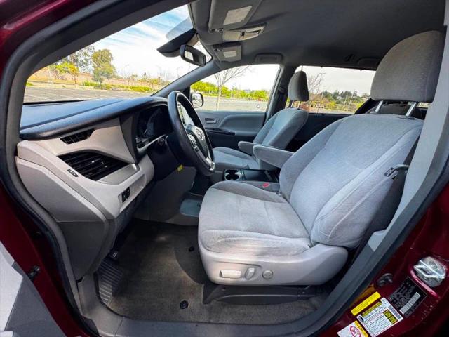 2018 Toyota Sienna LE 8 Passenger