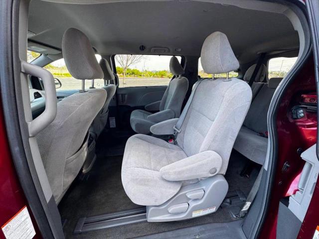 2018 Toyota Sienna LE 8 Passenger