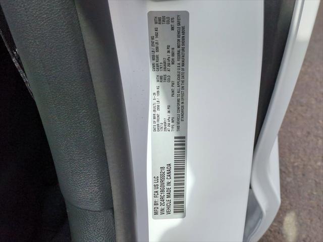 2027 Chrysler Pacifica Select