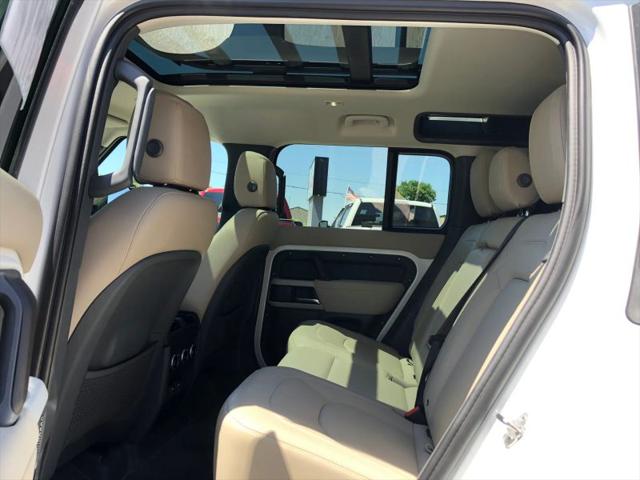 2023 Land Rover Defender 110 SE