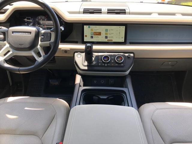 2023 Land Rover Defender 110 SE