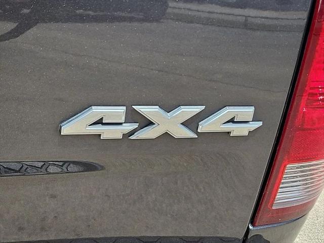 2023 Ram 1500 Classic SLT Crew Cab 4x4 5'7" Box