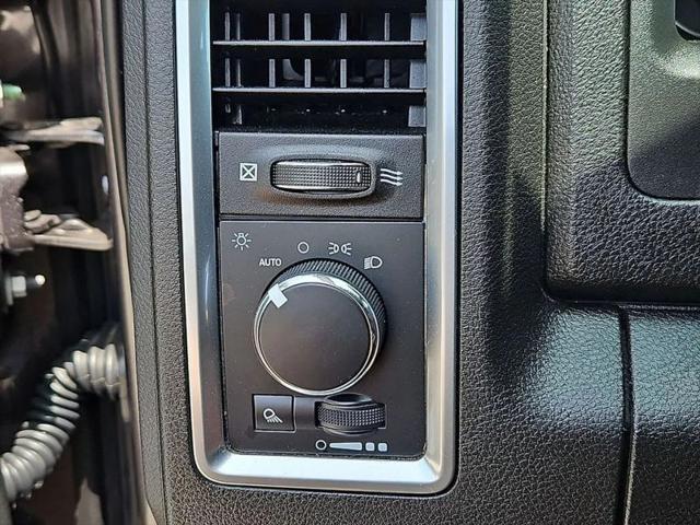 2023 Ram 1500 Classic SLT Crew Cab 4x4 5'7" Box