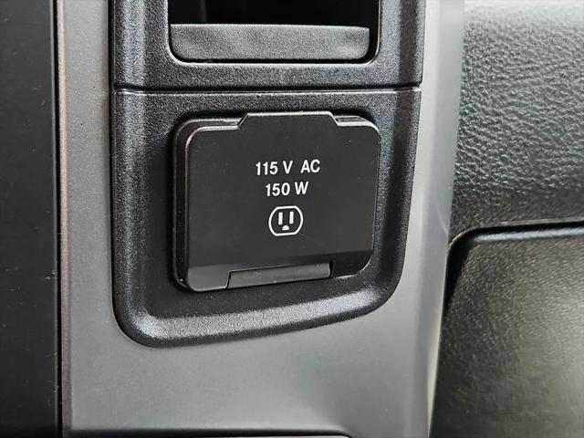 2023 Ram 1500 Classic SLT Crew Cab 4x4 5'7" Box
