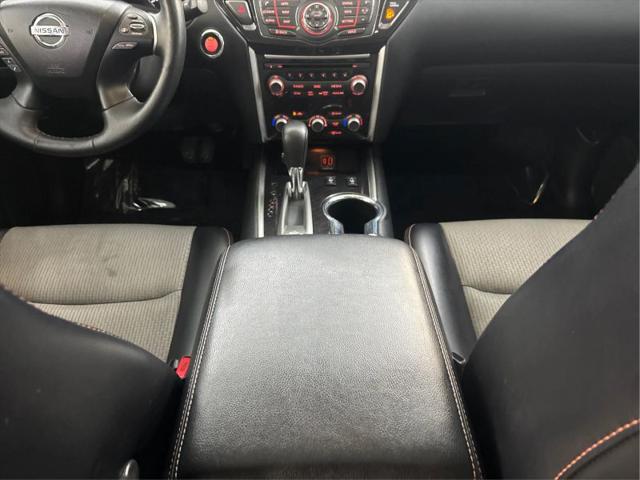 2019 Nissan Pathfinder SV