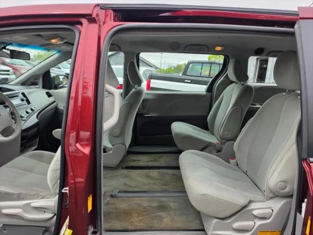 2013 Toyota Sienna L V6 7 Passenger