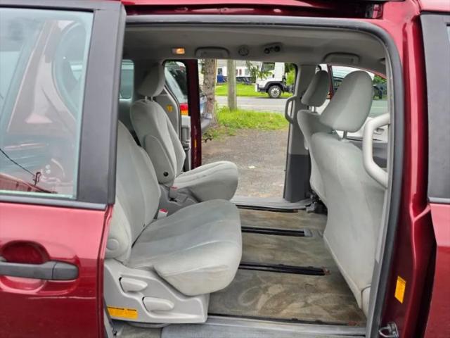 2013 Toyota Sienna L V6 7 Passenger