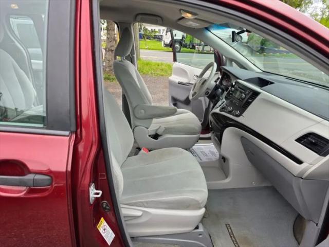 2013 Toyota Sienna L V6 7 Passenger