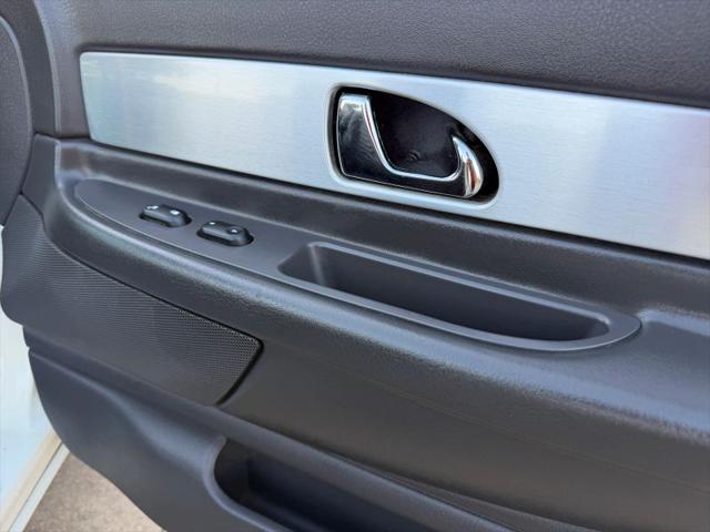 2002 Ford Thunderbird Base