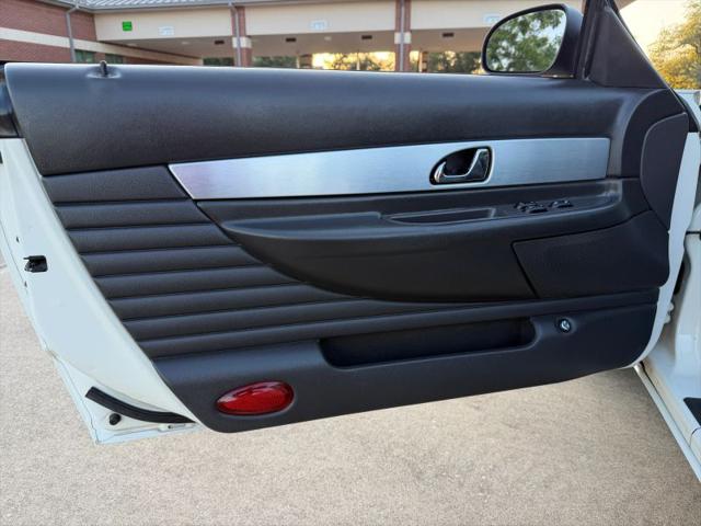 2002 Ford Thunderbird Base