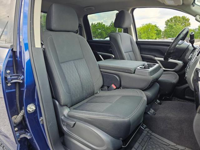 2017 Nissan Titan SV