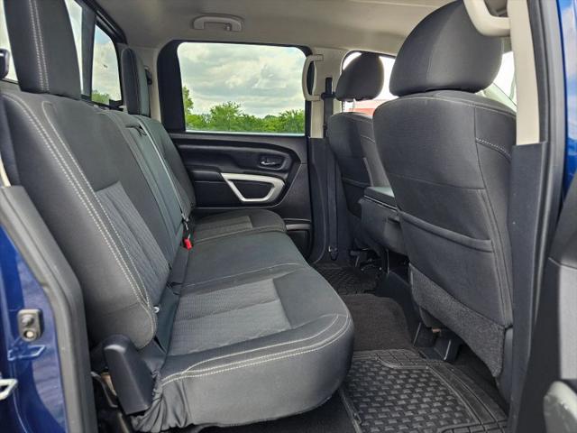 2017 Nissan Titan SV