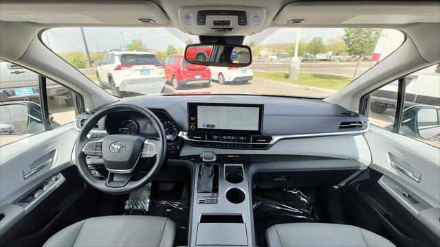 2025 Toyota Sienna XLE 8 Passenger