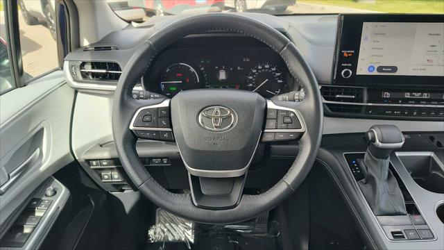 2025 Toyota Sienna XLE 8 Passenger