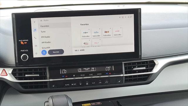 2025 Toyota Sienna XLE 8 Passenger