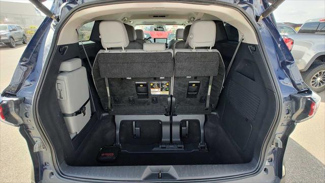 2025 Toyota Sienna XLE 8 Passenger