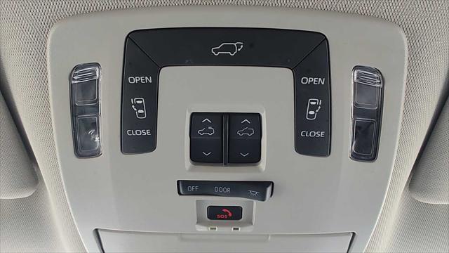 2025 Toyota Sienna XLE 8 Passenger