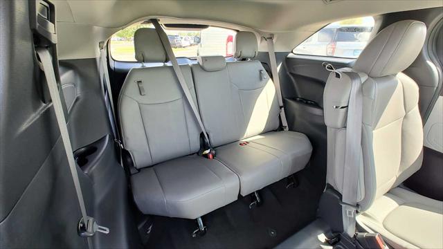 2025 Toyota Sienna XLE 8 Passenger
