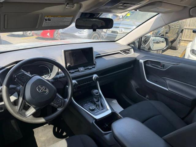 2023 Toyota RAV4 Hybrid LE