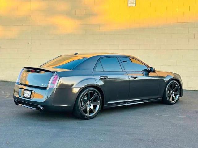 2014 Chrysler 300 SRT8
