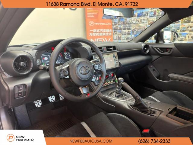 2024 Toyota GR86 Premium