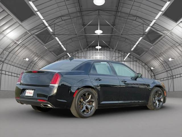 2021 Chrysler 300 Touring