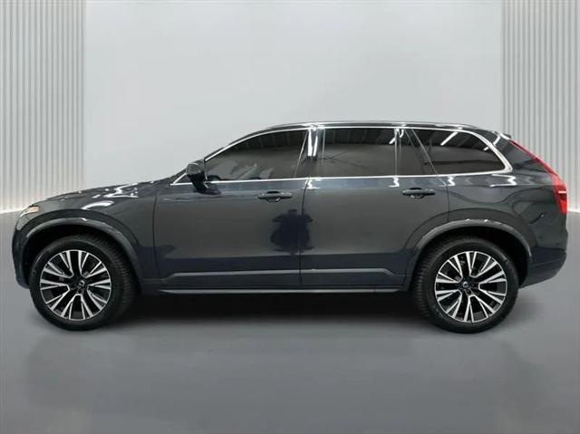 2022 Volvo XC90 T6 Momentum 7 Passenger