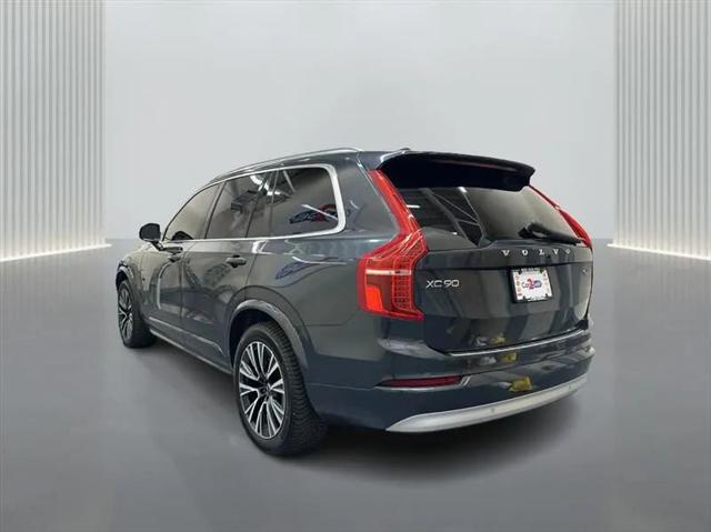 2022 Volvo XC90 T6 Momentum 7 Passenger
