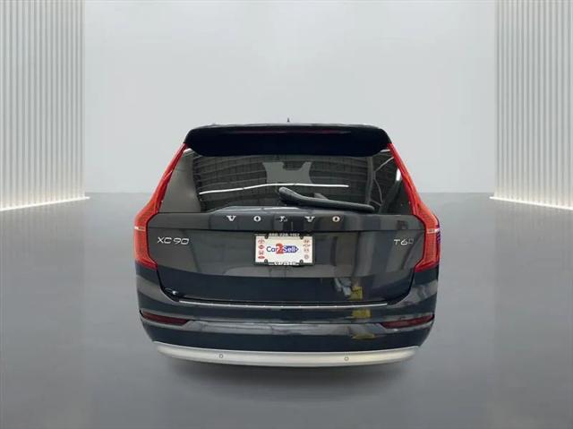 2022 Volvo XC90 T6 Momentum 7 Passenger