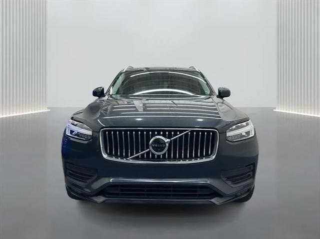 2022 Volvo XC90 T6 Momentum 7 Passenger