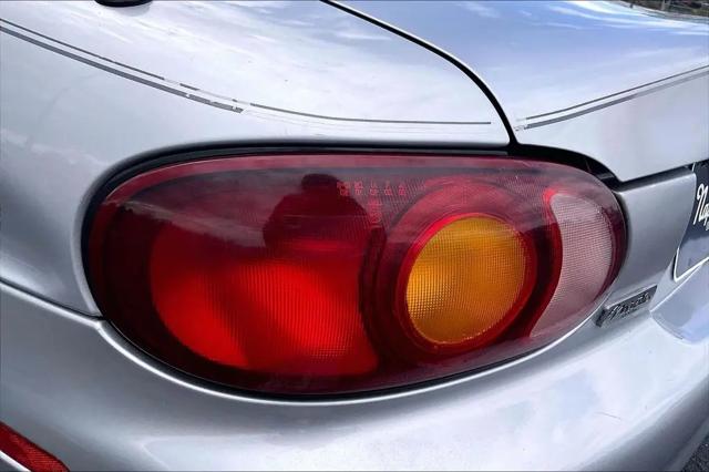 1999 Mazda MX-5 Base