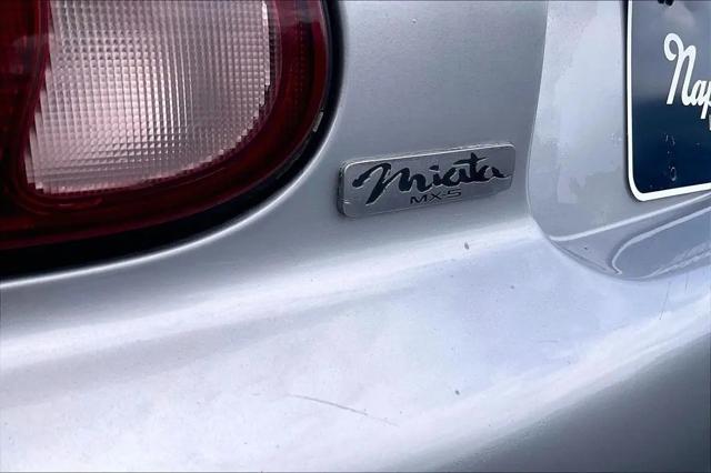 1999 Mazda MX-5 Base