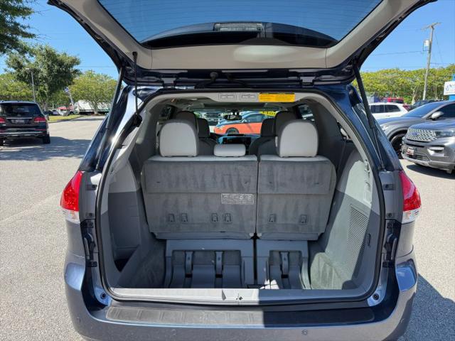 2014 Toyota Sienna XLE V6 7 Passenger Auto Access Seat