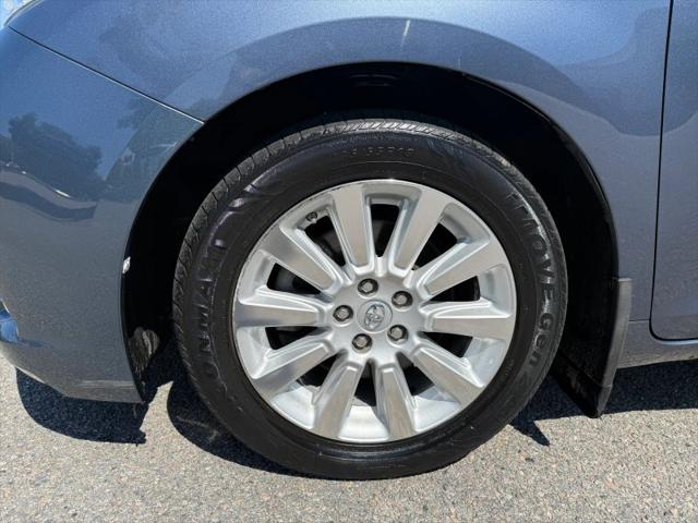 2014 Toyota Sienna XLE V6 7 Passenger Auto Access Seat