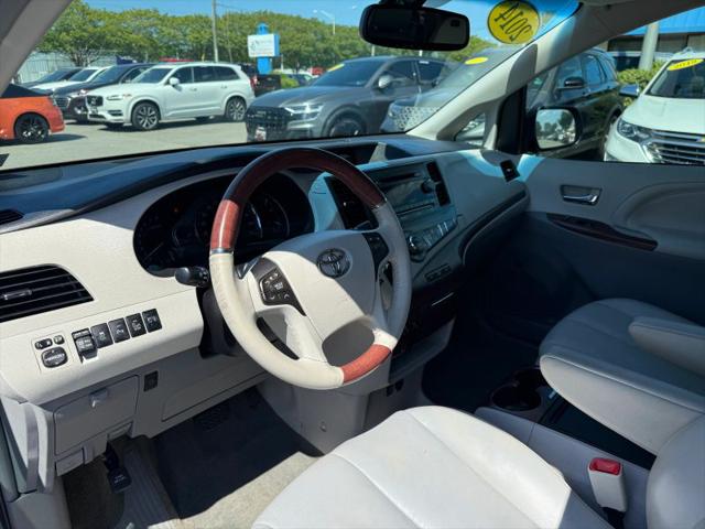 2014 Toyota Sienna XLE V6 7 Passenger Auto Access Seat