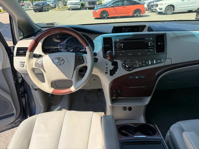 2014 Toyota Sienna XLE V6 7 Passenger Auto Access Seat