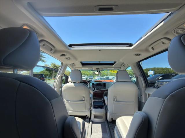 2014 Toyota Sienna XLE V6 7 Passenger Auto Access Seat
