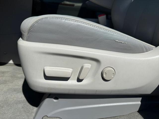 2014 Toyota Sienna XLE V6 7 Passenger Auto Access Seat