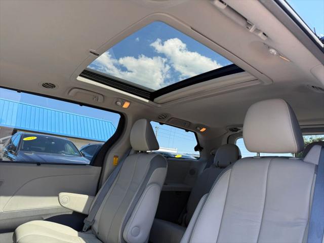 2014 Toyota Sienna XLE V6 7 Passenger Auto Access Seat