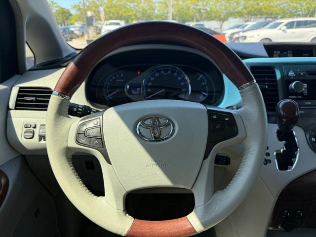 2014 Toyota Sienna XLE V6 7 Passenger Auto Access Seat