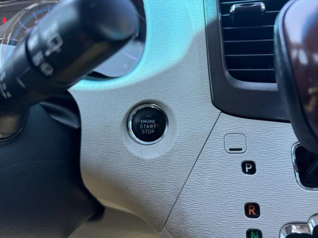 2014 Toyota Sienna XLE V6 7 Passenger Auto Access Seat