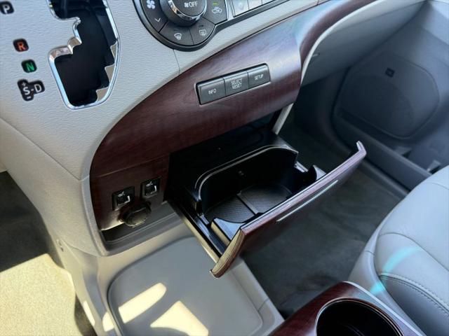 2014 Toyota Sienna XLE V6 7 Passenger Auto Access Seat