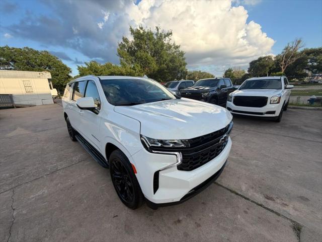 2023 Chevrolet Suburban 2WD LT