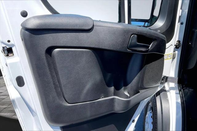 2025 Ram ProMaster 2500 Cargo Van Tradesman High Roof 136" WB w/Pass Seat