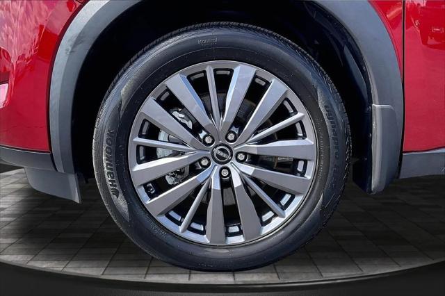 2024 Nissan Pathfinder SL FWD