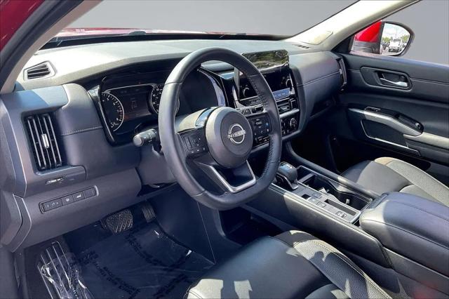 2024 Nissan Pathfinder SL FWD