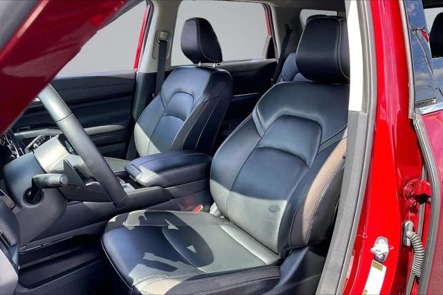 2024 Nissan Pathfinder SL FWD