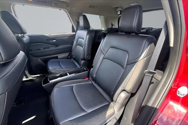 2024 Nissan Pathfinder SL FWD
